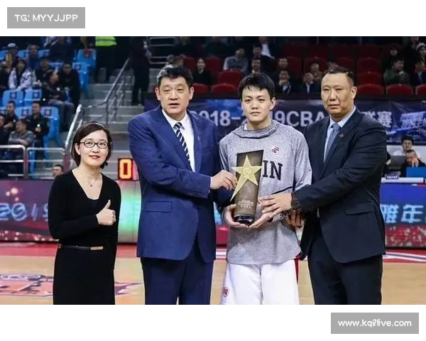 姜宇星在辽宁队的适应：新援如何补充球队侧翼实力。