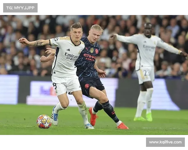 克罗斯断言巴萨难夺欧冠，国内赛场辉煌难掩欧战困境