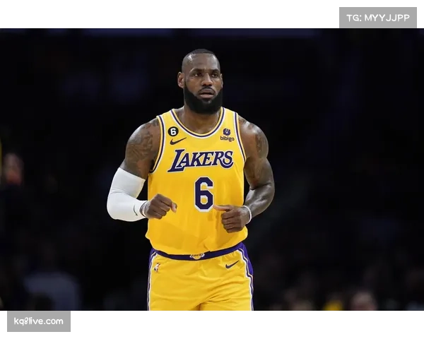 詹姆斯职业生涯管理机制，球星个人品牌与球队利益协调路径构建